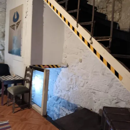 Hostel Family Adams House