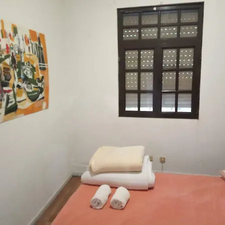 Hostel Family Adams House