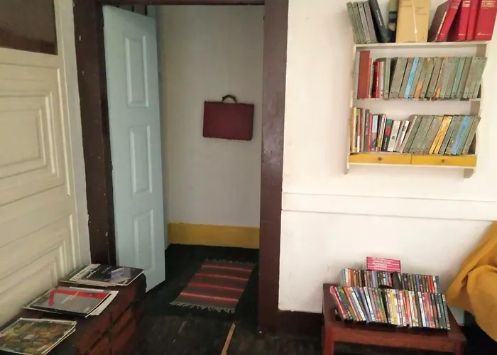 Family Adams House Vandrerhjem Braga